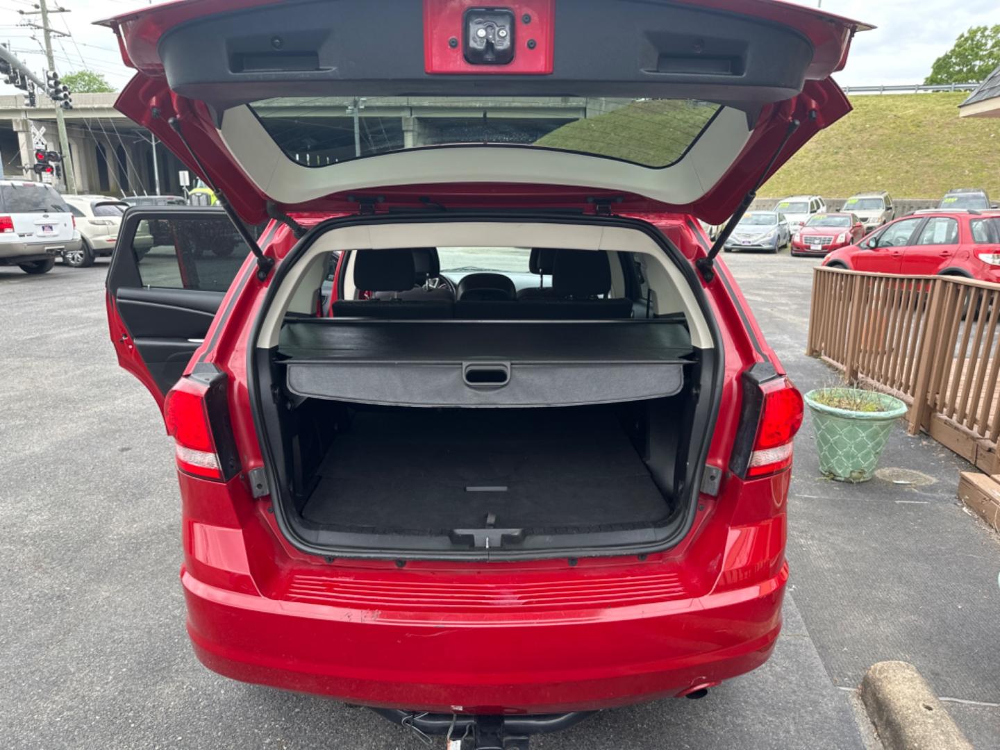 2012 Red /black Dodge Journey SE (3C4PDCAB8CT) with an 2.4L L4 DOHC 16V engine, 4-Speed Automatic transmission, located at 5700 Curlew Drive, Norfolk, VA, 23502, (757) 455-6330, 36.841885, -76.209412 - Photo#10